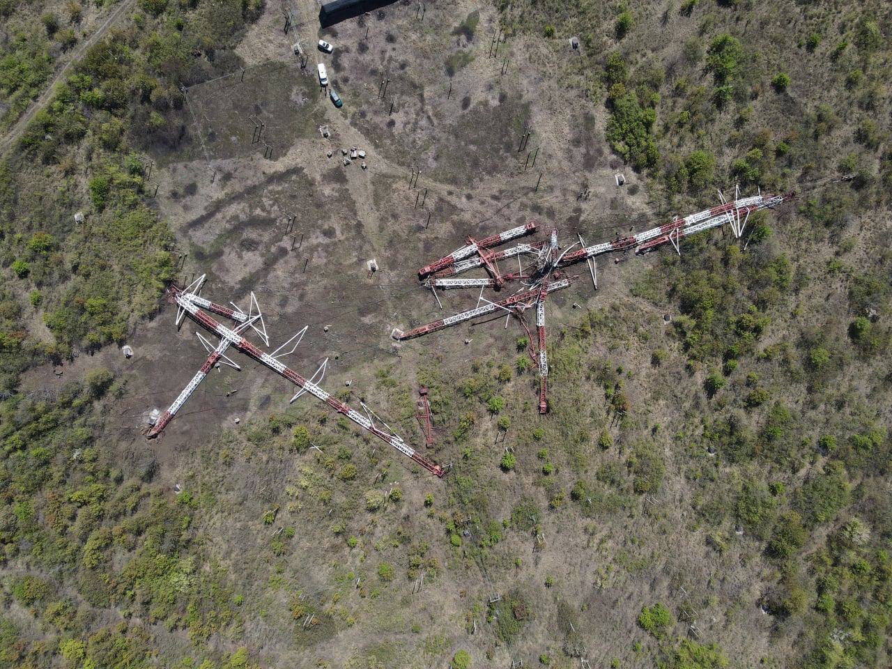 Зруйновані антени на радіотелецентрі в Григоріопольському районі (Маяк). 