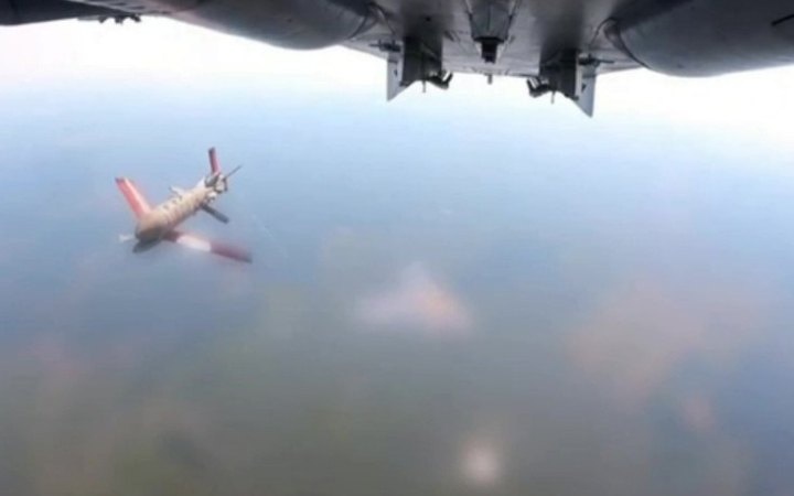 Defense Express: в Україні випробували нову керовану авіаційну бомбу з дальністю ураження 60 км
