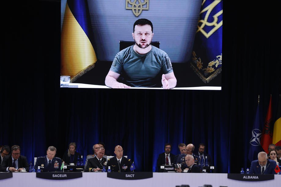 Президент України Володимир Зеленський виступає з відеозверненням під час засідання саміту НАТО в Мадриді, 29 червня 2022 р.
