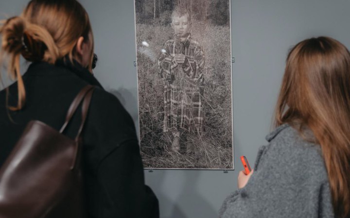 Виставка «Полином поле поросло»: опір забуттю і виклики колективного кураторства 