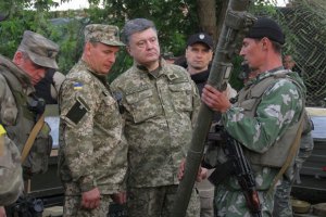 Порошенко: Україна збільшить обсяги виробництва зброї