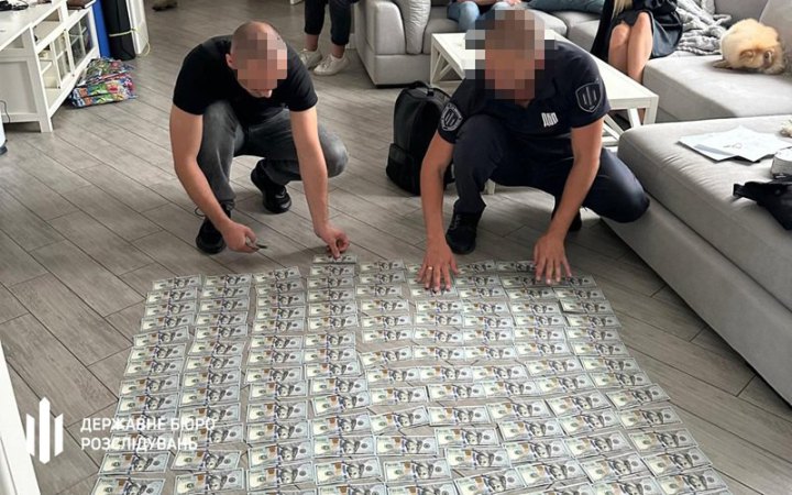 На Одещині посадовець військової частини організував "дистанційну службу" підлеглим і забирав їхні виплати