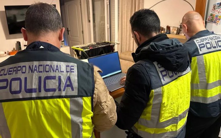 Reuters: в Іспанії спалахнули сутички між ультраправими угрупованнями та мігрантами