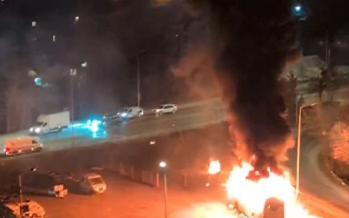 У Львові пролунав вибух: загорівся автобус