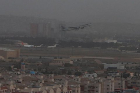 Из Кабула в Доху вылетел первый коммерческий рейс, на нем эвакуировали двух украинцев
