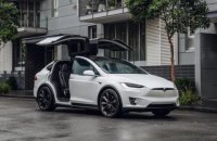 Tesla відкличе більше 10 000 авто через дефекти