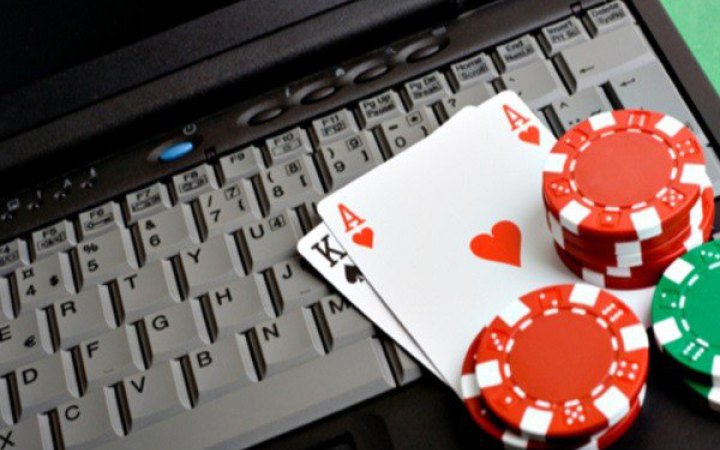 Власники київського банку допомогли підпільним онлайн-казино "відмити" майже 5 млрд гривень
