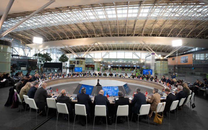 В аеропорту "Бориспіль" відбулася зустріч з іноземними послами щодо десятого пункту Формули миру