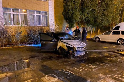 Во Львове неизвестные сожгли автомобиль детектива НАБУ