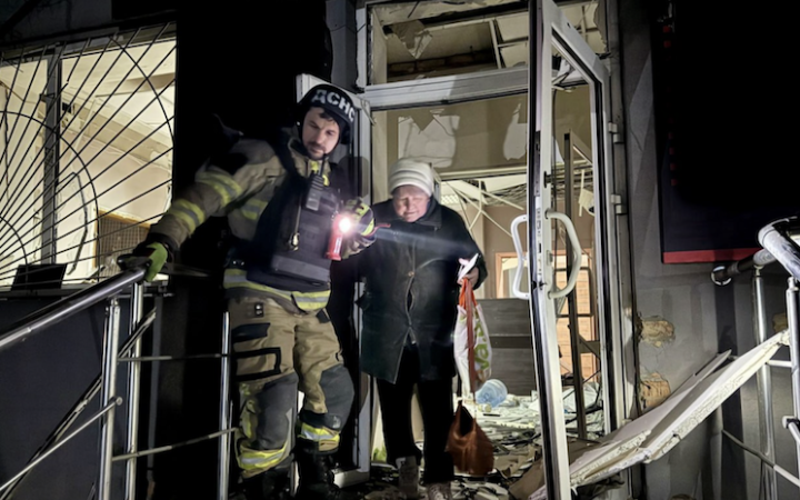 Двоє жінок поранені внаслідок атаки Росії по Дніпру 