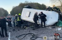 На Вінниччині легковик врізався у маршрутку, троє загиблих