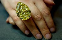 Sotheby's выставил на продажу самый крупный желтый бриллиант