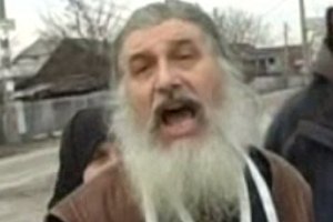 В Киеве священник выкопал тело сожительницы и объявил его мощами