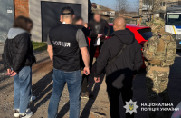 У Києві затримали фальшивомонетників, які підробляли долари, євро та гривні