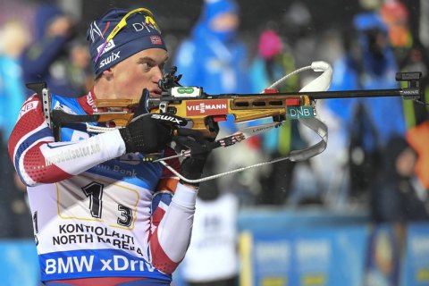 Норвезькі біатлоністи посіли перші два місця в спринті на етапі Кубка світу в Холменколлені