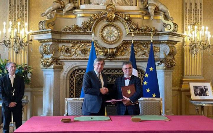 Україна та Франція домовились посилити підтримку викладання французької мови в Україні
