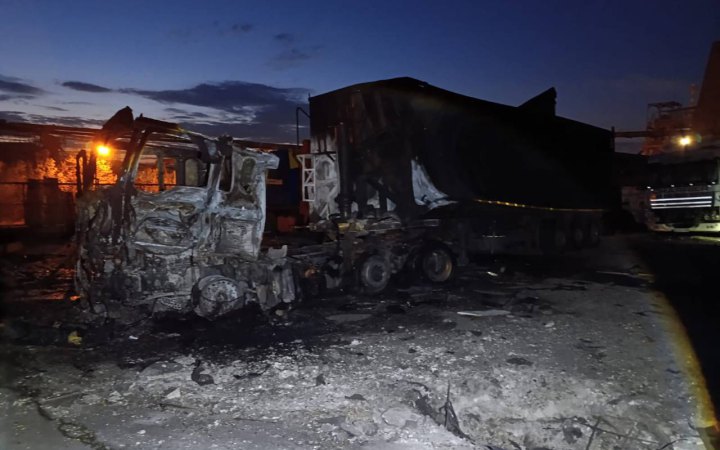 РФ атакувала портову та логістичну інфраструктуру Одещини: пошкоджене цивільне судно