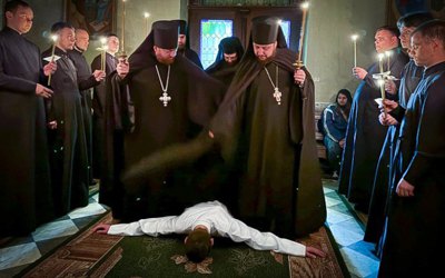 Люди в чорному. Чому і навіщо йдуть в монахи? 