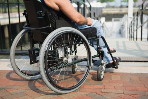 В українських законах термін "інвалід" замінили на "особа з інвалідністю"