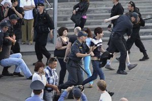Участников безмолвной акции протеста в Беларуси отправят в армию