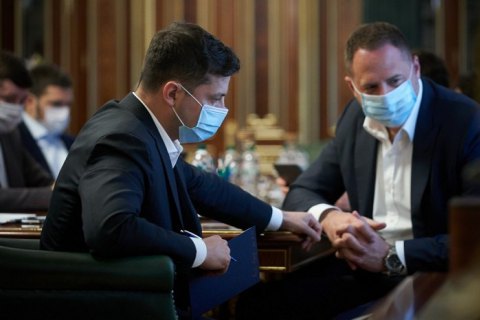 Зеленський закликав українців носити маски
