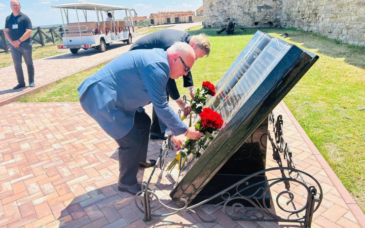 Посол України зустрівся з "очільником" Придністровського регіону Молдови