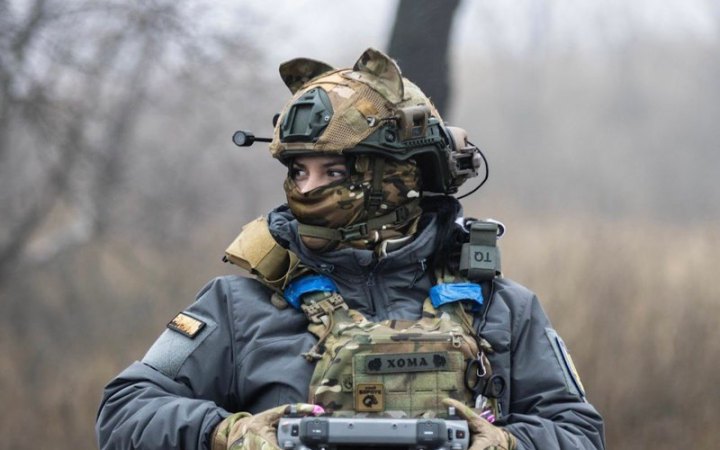 «Коли до тебе прийдуть росіяни, все, що доведеться робити — вчити ворожий гімн». Розповідь Хом’яка — 19-річної операторки FPV
