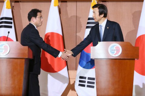 Японія і Південна Корея врегулювали історичну суперечку про сексуальне рабство