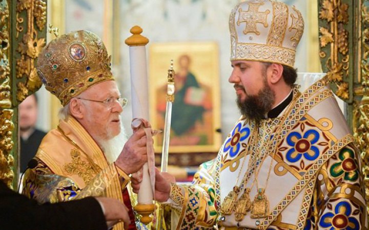 Стихар, фелон, єпитрахиль. Чому священники носять особливий одяг і що він означає? 
