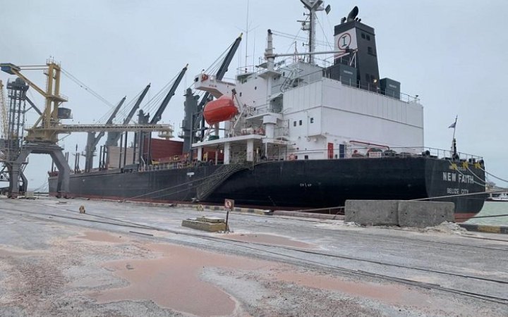 ​За вихідні з українських портів вийшло шість суден зі збіжжям для країн Африки, Азії та Європи