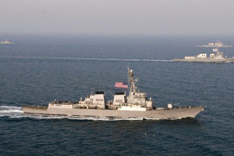 В Средиземном море зафиксировано два больших десантных корабля России