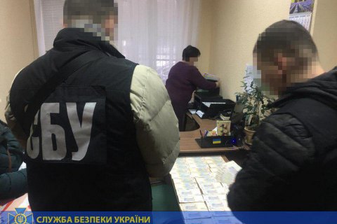 СБУ задержала двоих руководителей Национальной академии аграрных наук за вымогательство $1 млн 50 тыс.