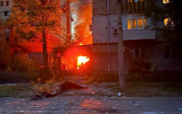 Росіяни обстріляли Запоріжжя, у місті пожежі (доповнено)