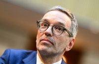 В Австрії ультраправі майже вдвічі випереджають керівну партію канцлера, – опитування