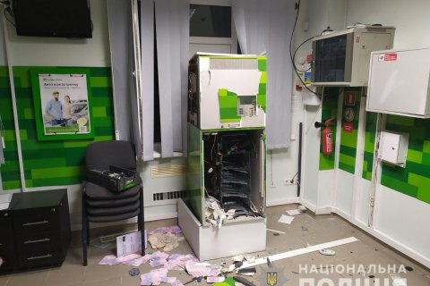 В Николаеве взорвали банкомат и похитили 250 тыс. грн