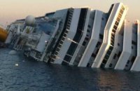 Число пострадавших в аварии лайнера Costa Concordia возросло до 40