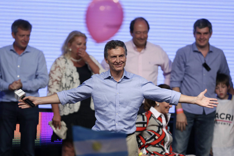 Президентом Аргентини обрано опозиціонера