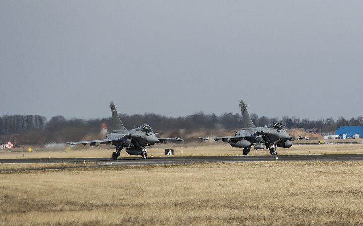 Минулого тижня винищувачі НАТО тричі злітали в повітря для ідентифікації та супроводу російських літаків