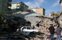 Жертвами землетрясения в Турции стало около тысячи человек