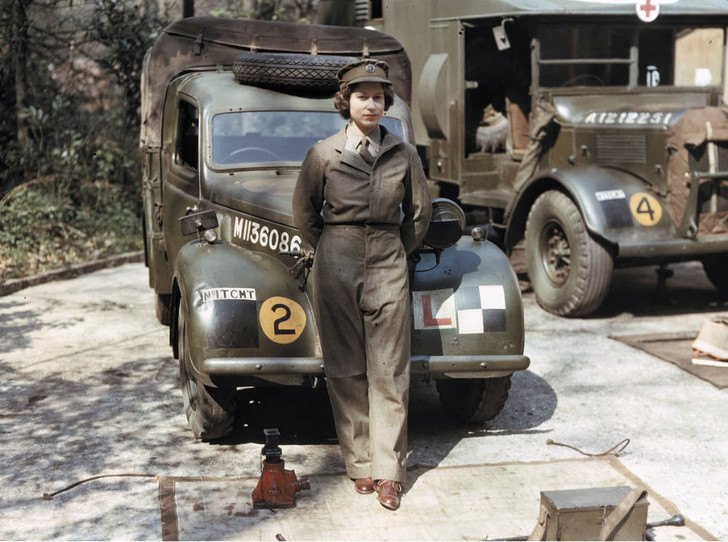 Принцеса Єлизавета під час служби у армії, 1945