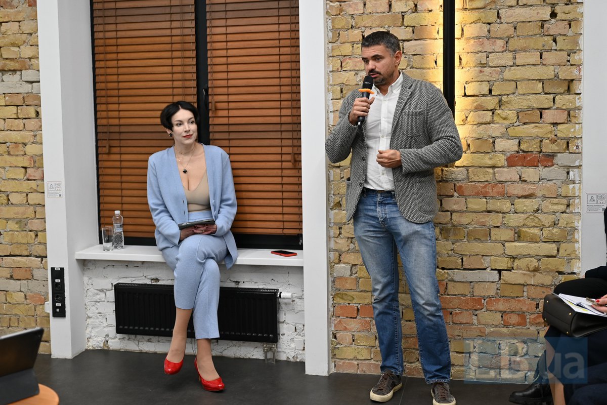 Голова наглядової ради EFI Group Ігор Ліскі і модераторка Соня Кошкіна