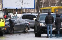 ДТП в Киеве: Lexus не пропустил Honda, пострадал ребенок