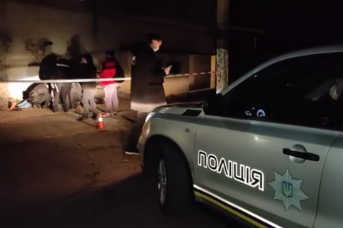 Житель Кривого Рога застрелил женщину, ранил ее парня и выбросился с 8 этажа во время задержания