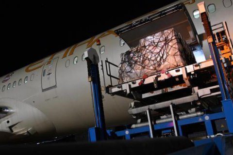 В Україну прибув літак з 11 тоннами гуманітарки від ОАЕ