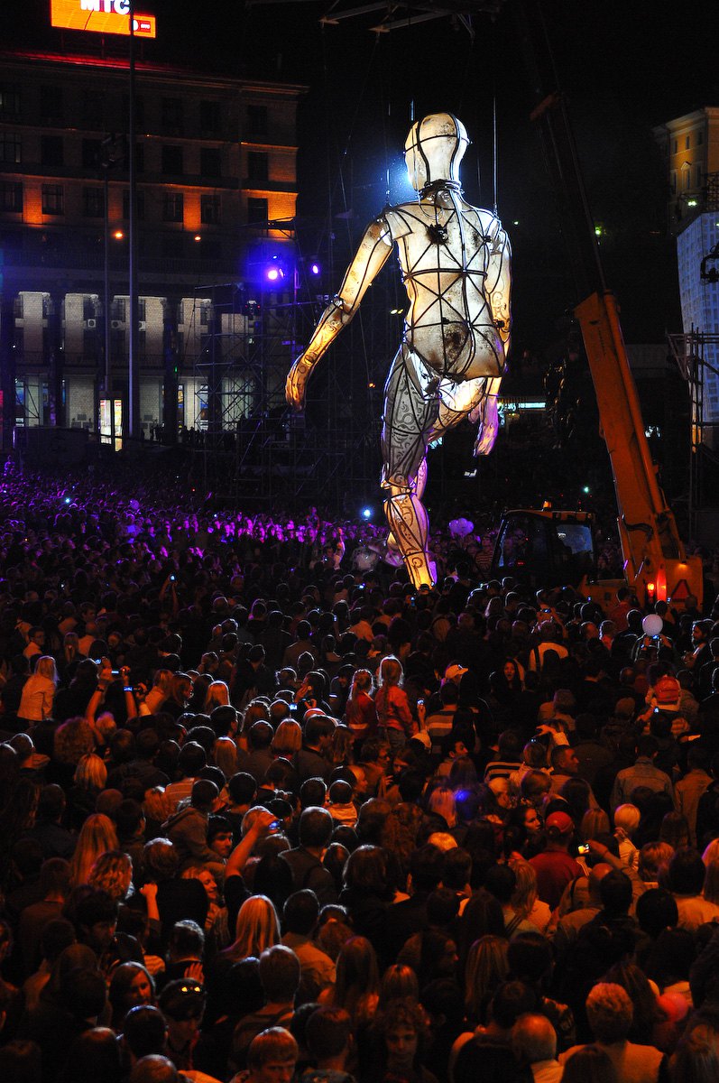 Шоу-відкриття Гогольфесту на Майдані Незалежності, 2010