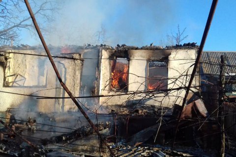 Наемники РФ обстреляли из минометов жилые дома Золотого и Новоалександровки