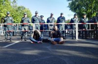 Оппозиция заблокировала дороги в Ереване 
