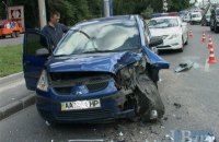 ​На Набережном шоссе в Киеве столкнулись три автомобиля