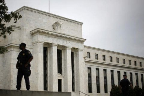 ФРС США начала сворачивать антикризисную программу выкупа активов