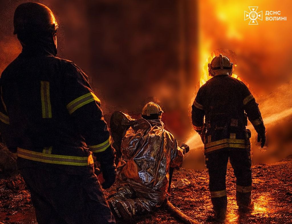 Пізно ввечері 6 лютого внаслідок російського обстрілу виникла пожежа на об’єкті інфраструктури на Волині.